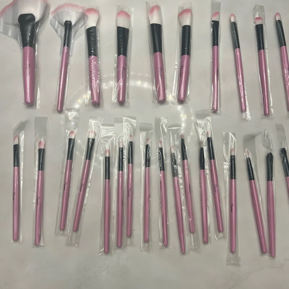 New Pink Makeup Brush Set 32 Piece